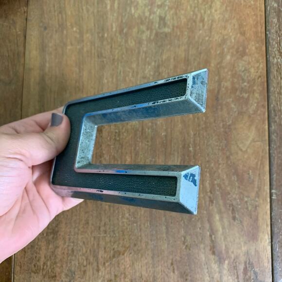 Mack 4MR333P3 "C" letter emblem Name Plate VINTAGE Silver Chrome Replacement - Picture 7 of 10